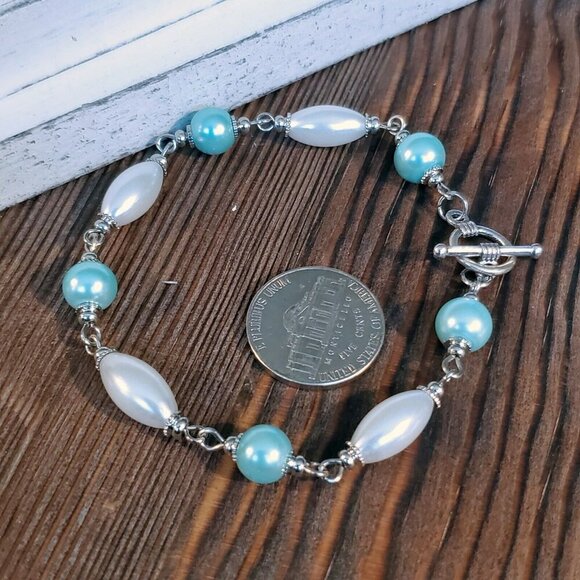 Glass Pearl Bracelet Silver White Light Blue - Picture 3 of 7